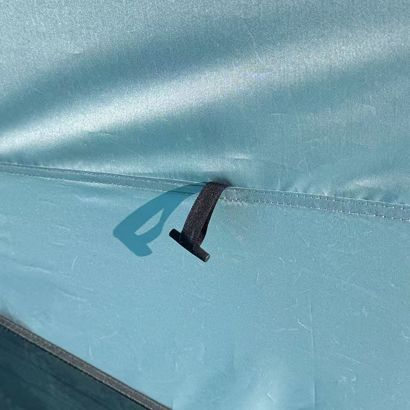 Portabelt strandtält för flera personer utomhus