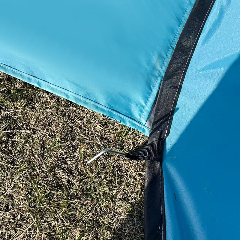 Portabelt strandtält för flera personer utomhus