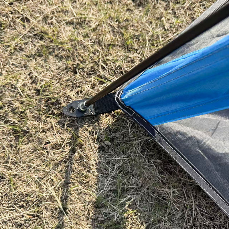 Lätt, tresidigt ventilerat strandtält