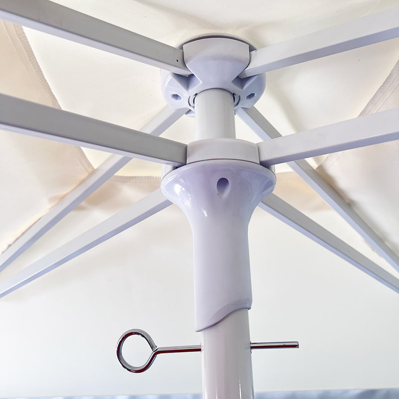 Fyrkantigt/rundt takmonterat paraply