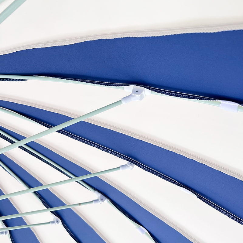 2,5 M blått och vitt Patchwork Pagoda paraply