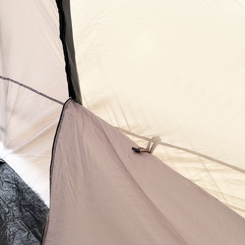 Utomhuscamping dubbellagertält som ansluts till baksidan av ett fordon