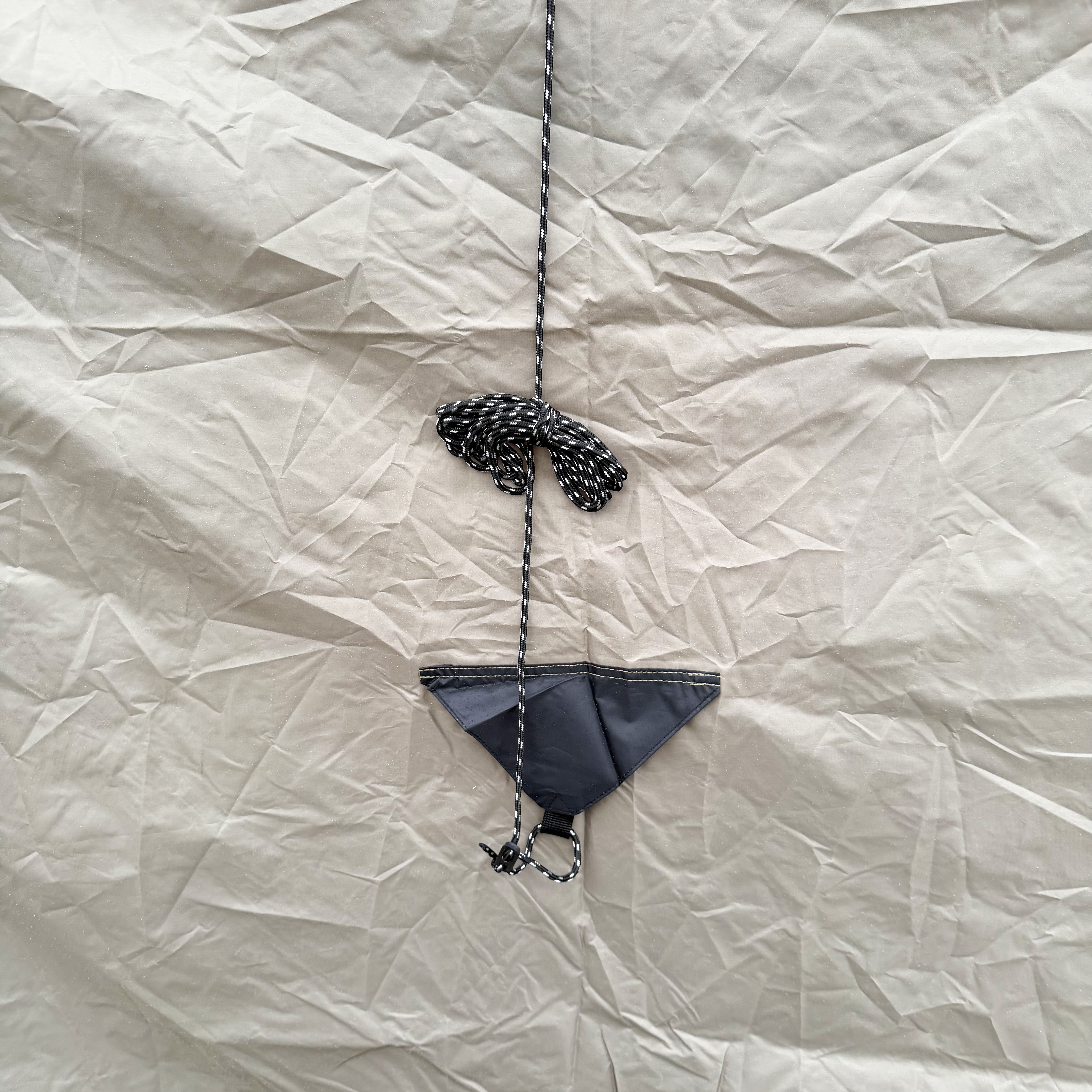 Utomhuscamping dubbellagertält som ansluts till baksidan av ett fordon