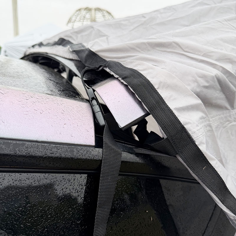 Utomhuscamping dubbellagertält som ansluts till baksidan av ett fordon