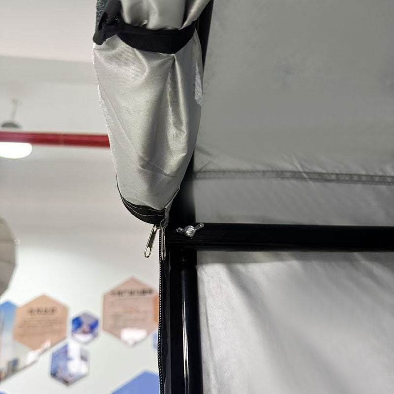 Regntätt och solskyddat bilskydd/förvaringstält