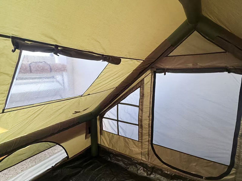 Militärgrönt uppblåsbart campingtält i liten storlek Militärgrönt uppblåsbart campingtält i liten storlek